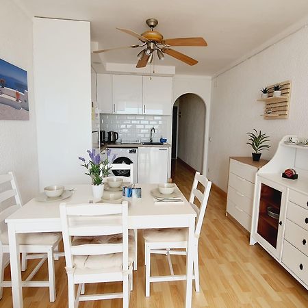 Bella Sylvia Apartment เอมปูเรียบราบา ภายนอก รูปภาพ