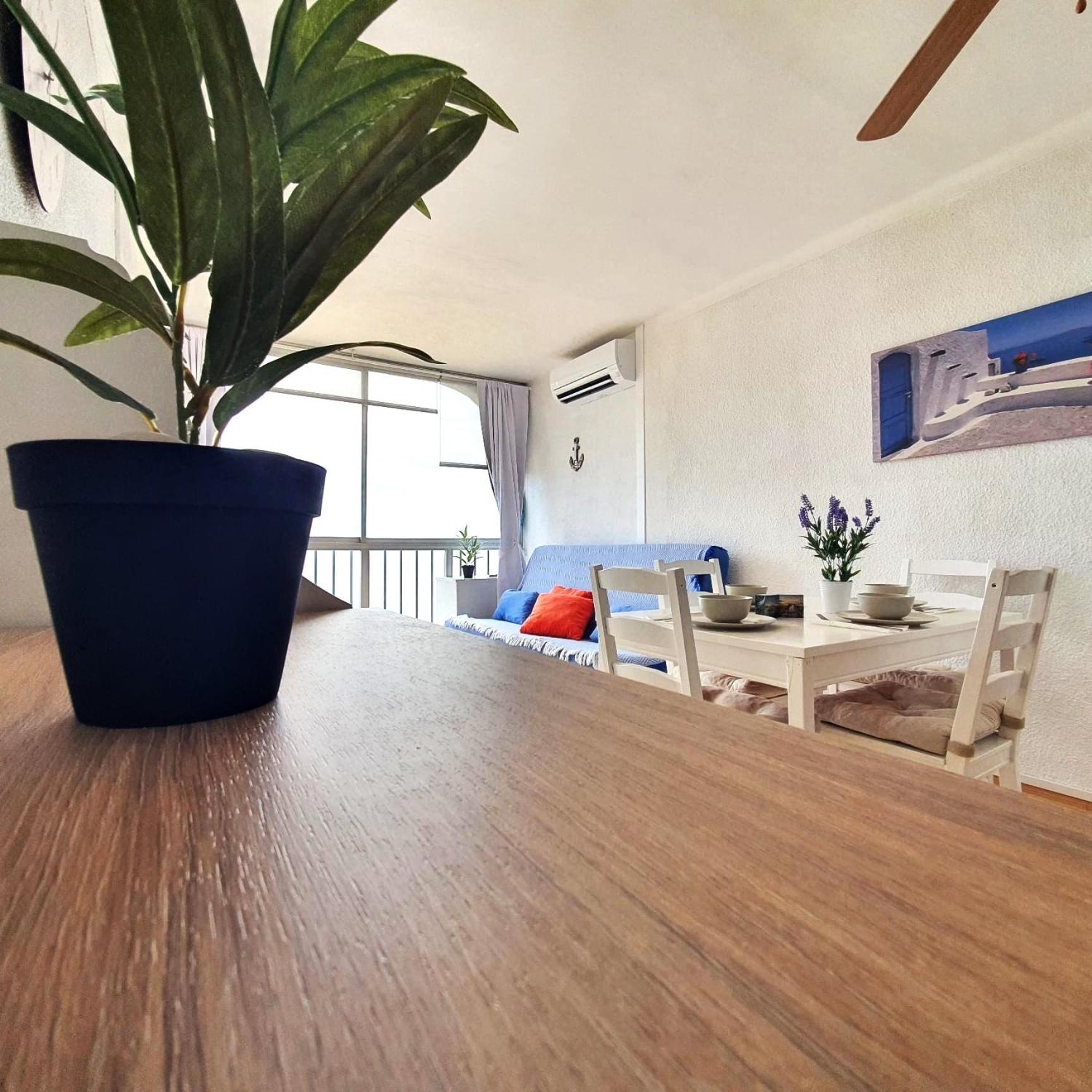 Bella Sylvia Apartment เอมปูเรียบราบา ภายนอก รูปภาพ